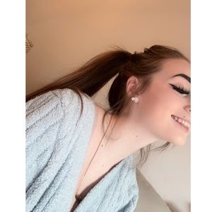 Meet your Posher, Holly